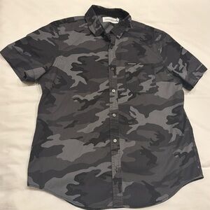 Calvin Klein Camouflage Print Short Sleeve Shirt - Men, Grey, Size L